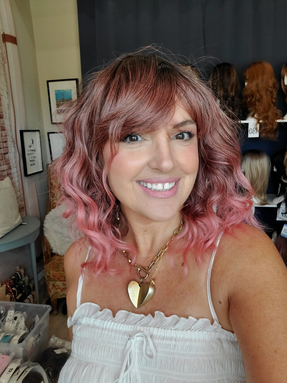 382 “the Maddie” Pink Rooted Short Wavy Short Shoulder Synthetic wig 12-14